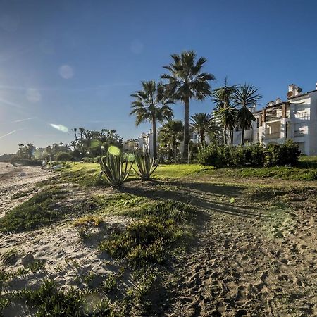 Hb - Comfortable Beachfront Holiday Apartment Estepona Dış mekan fotoğraf