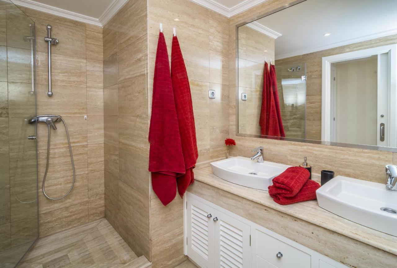 Hb - Comfortable Beachfront Holiday Apartment Estepona Dış mekan fotoğraf