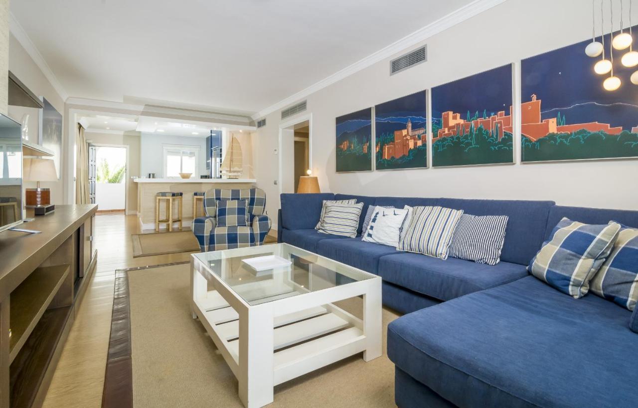 Hb - Comfortable Beachfront Holiday Apartment Estepona Dış mekan fotoğraf