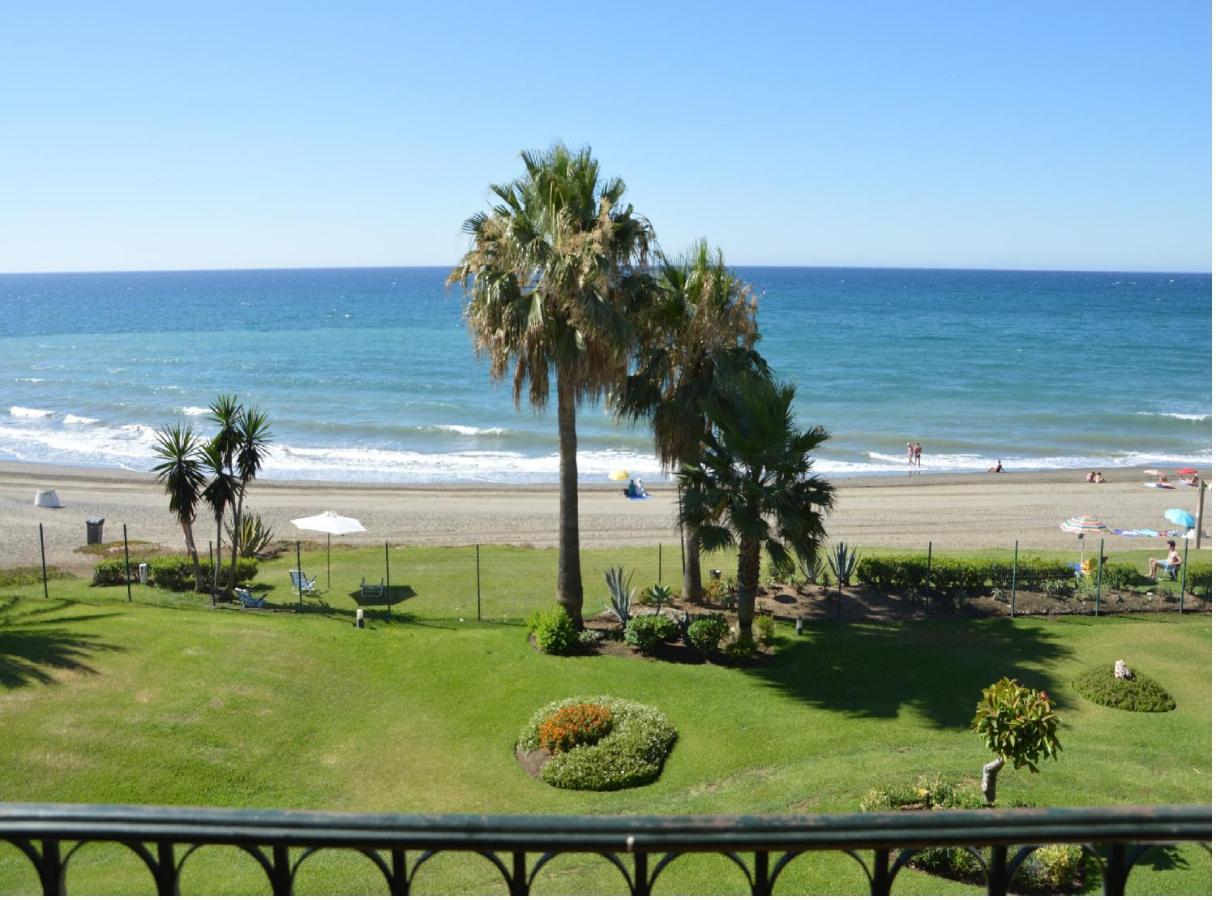 Hb - Comfortable Beachfront Holiday Apartment Estepona Dış mekan fotoğraf
